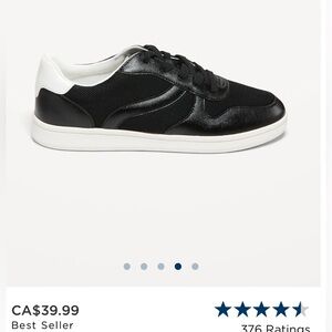 NWT!  OLD NAVY women’s all black sneakers.